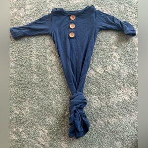 Baby’s navy knotted gown with buttons 0-3m
